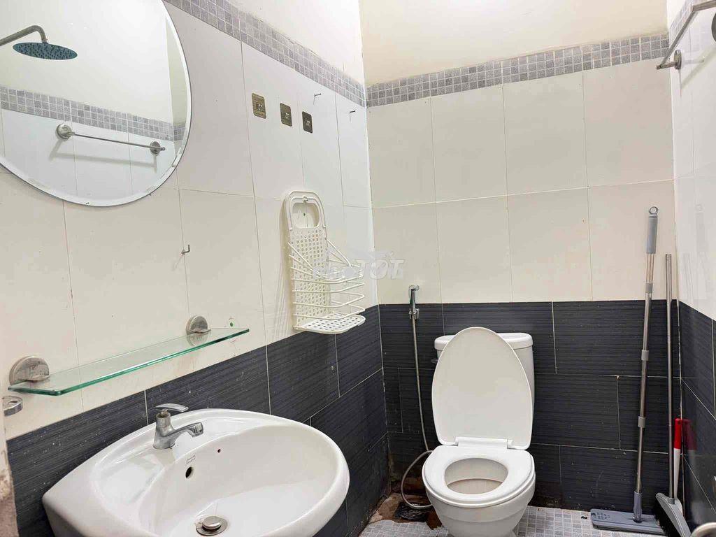 Cho thuê căn hộ dịch vụ gần quảng trường tỉnh, central park - 4