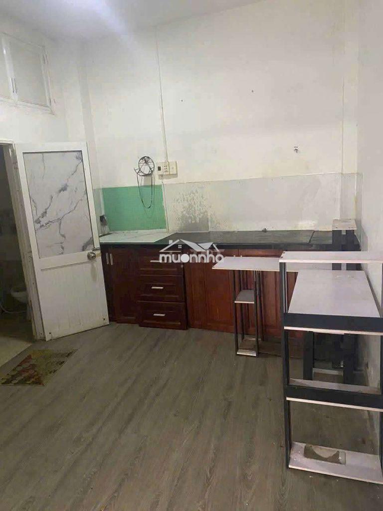 🏠🏠 Cho thuê nhà hẻm ba gác đường trần phú, q5
💢 dt 4 m ❌️ 14m - 3