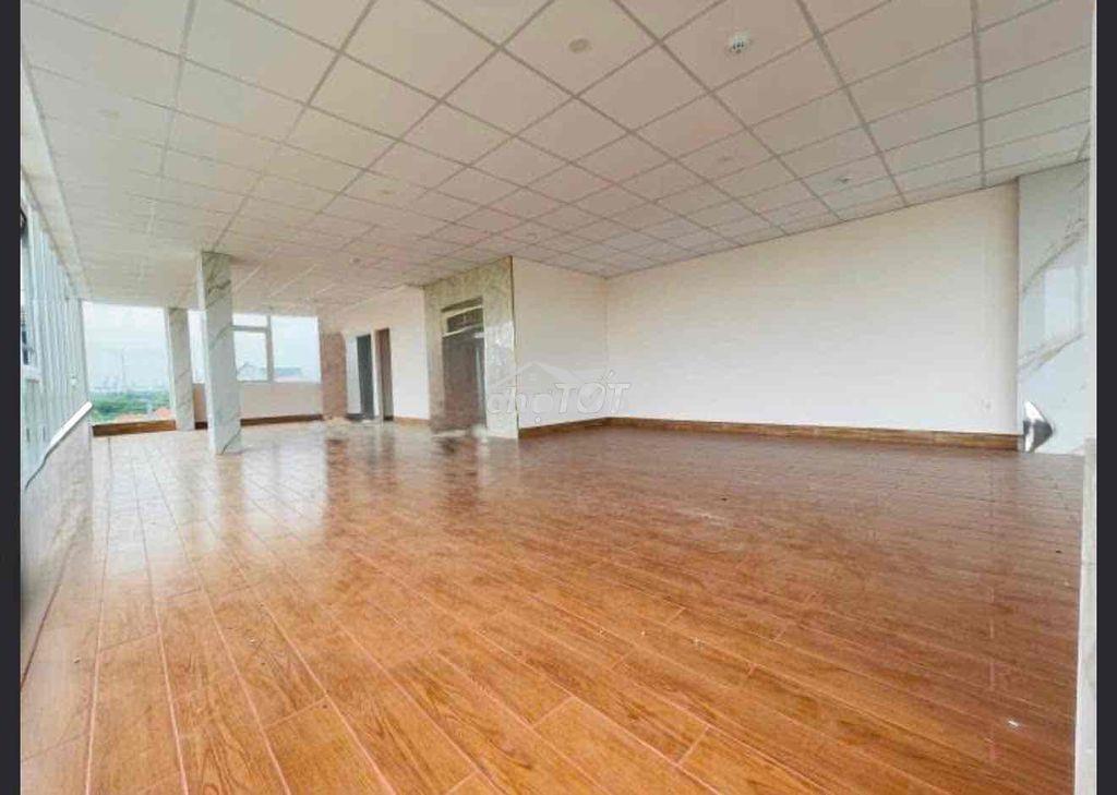 Cho thuê toà building mặt tiền phó đức chính - 4