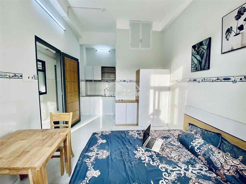 Studio full nội thất - thang máy bảo vệ - gần chợ hoàng hoa thám