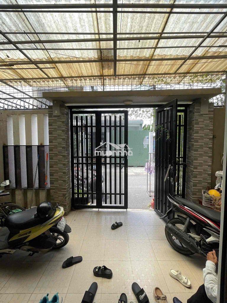 Cho thuê nhà hẻm oto full nt đường 102 sân để xe nhiều xe máy - 2