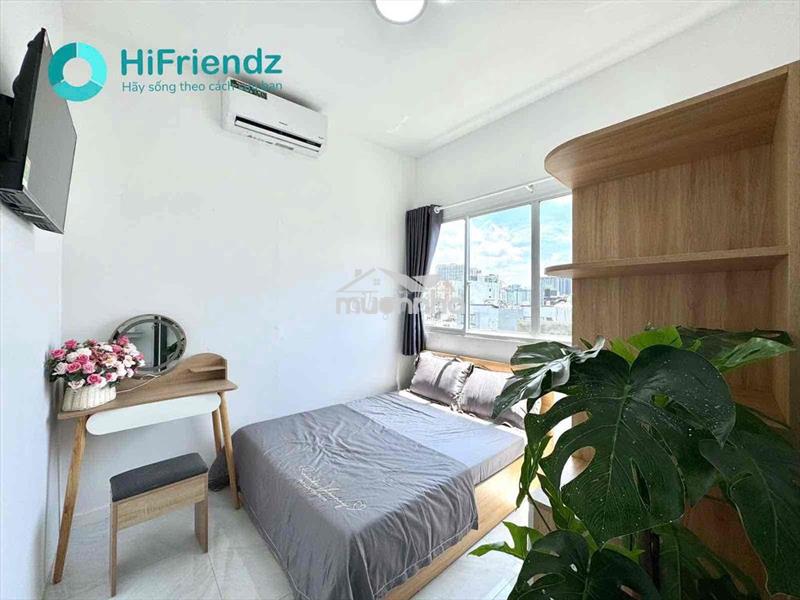 Thang máy - tách bếp - ful nội thất - full cửa sổ - ngay q1