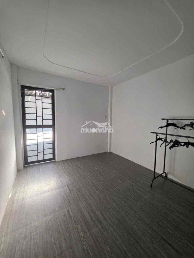 Cho thuê nhà mới xây chưa ai ở tân chánh hiệp q12 2pn hxh 6tr ở cả gd - 4