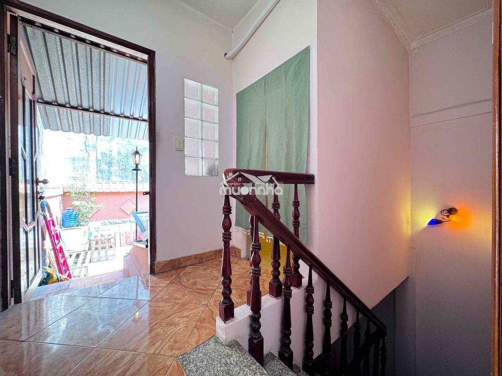 Cho thuê sàn văn phòng 45m2 (bàn giao trống) hẻm xe hơi rộng - 2