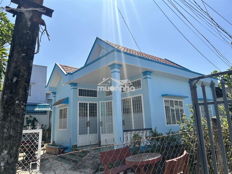 Cho thuê nhà sân vườn rộng 300 m2