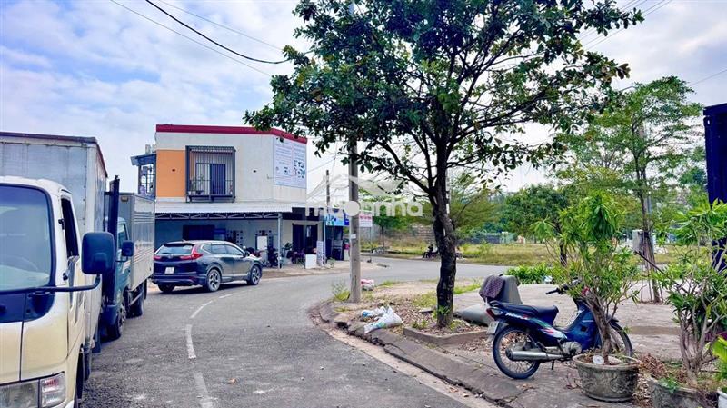 Giá tốt sát vách fpt giá 2,73 tỷ (sổ hồng)