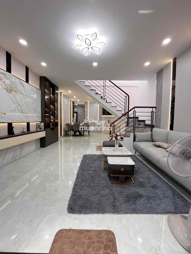 Sát emart phan huy ích - ngang 5.2m - 68m2 - có pn dưới trệt - hơn 5đ