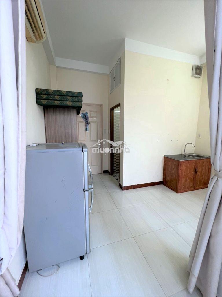 Phòng ban công ngay đối diện bách khoa, lý thường kiệt q10 - 4