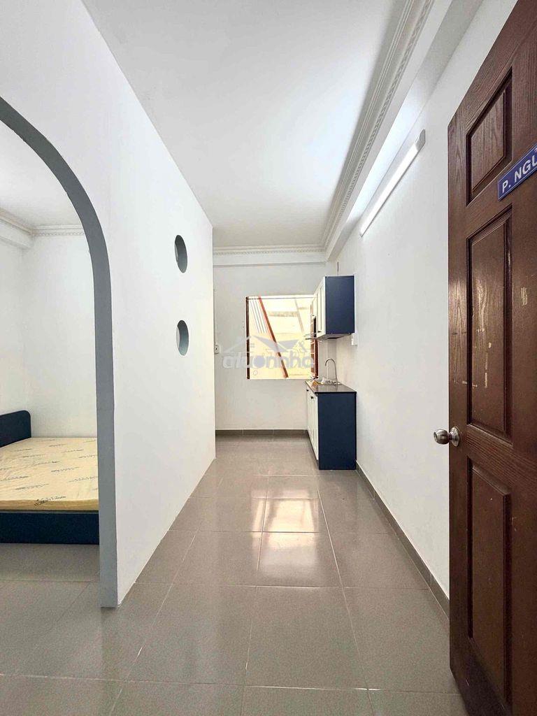Căn hộ tách bếp cửa sổ trời ngay hoàng văn thụ