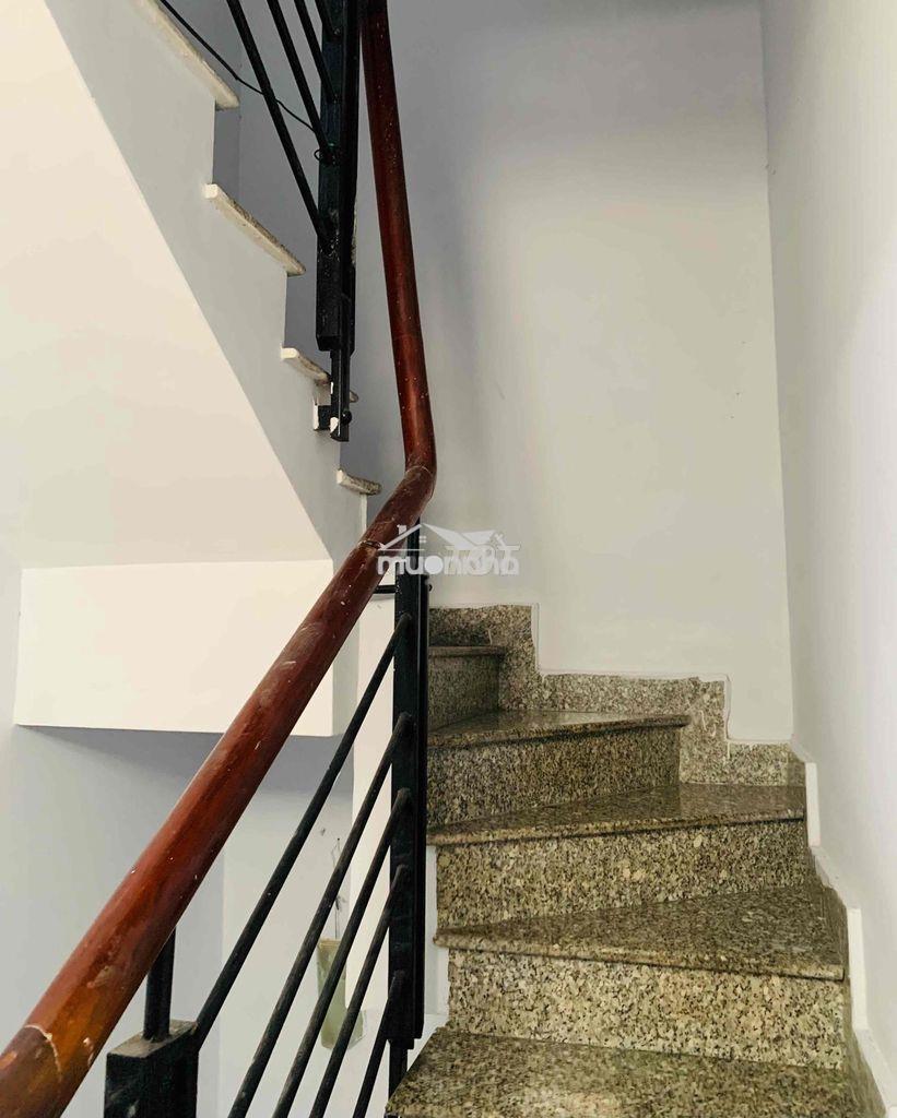 Nhà xinh, 1 trệt 1 lầu + lửng, sân xe thoáng ở và di làm ok 🍃🍃 - 4