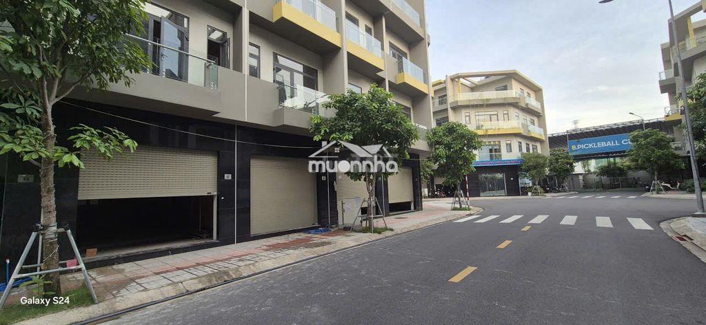 Bán nhà phố 1 trệt 3 lầu + diện tích 4x18, làng đại học, quốc lộ 1k - 4