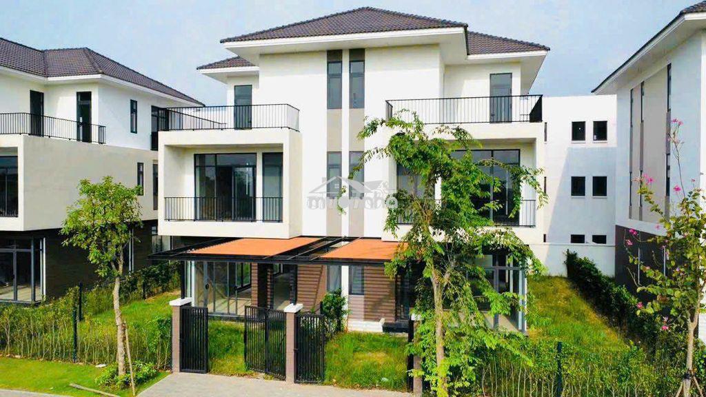 Căn góc biệt thự dtsd 300m2 đường 16m đối diện sân golf - 2