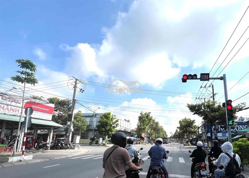 Dt 157m2 tc 100% ngay ngã ba cây điệp