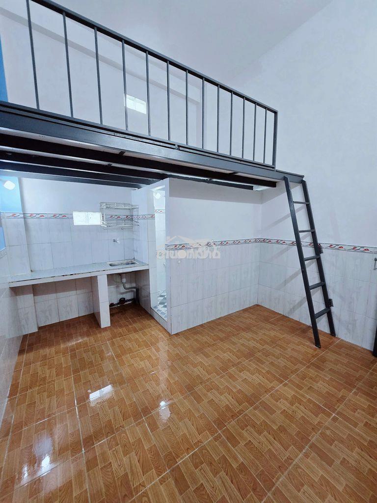 Phòng có gác gần trường dh spkt, dh ngân hàng, ngã 4 thủ đức - Ảnh 2