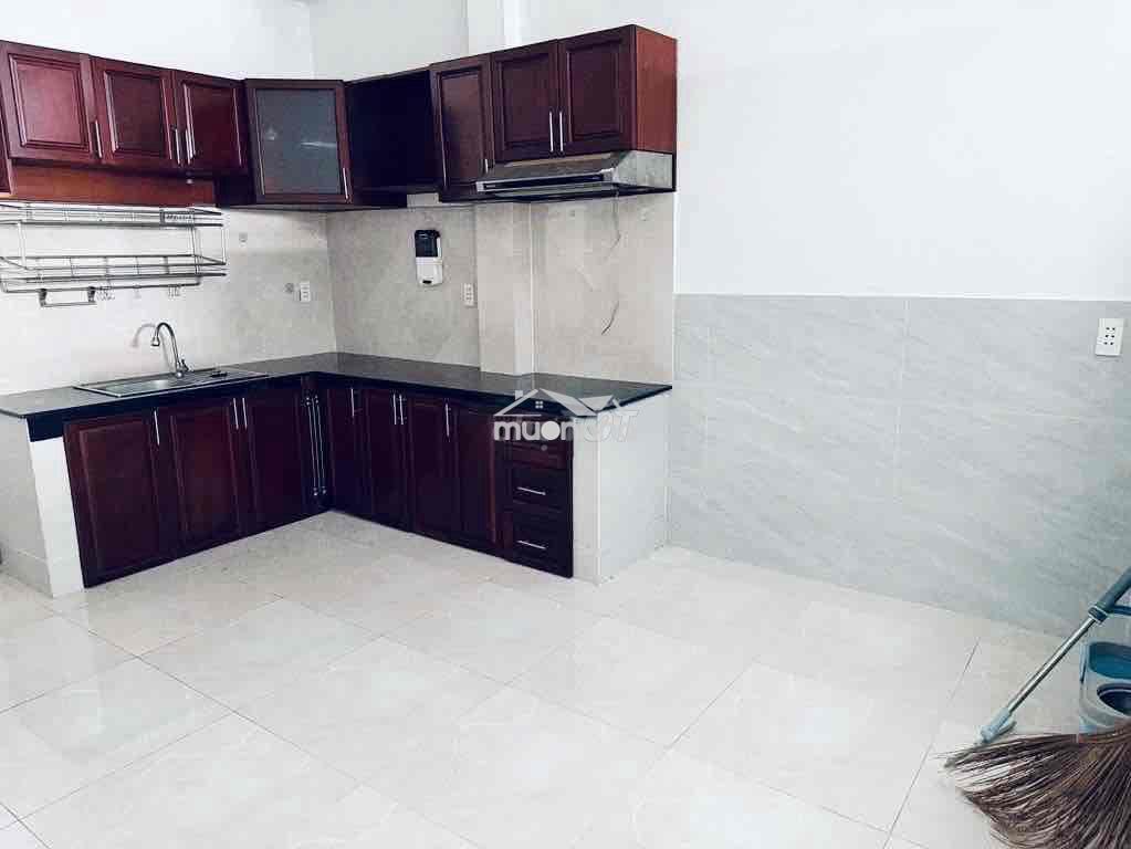 Nhà rộng mới, 4,5x 10m, 1 trệt + lửng, n. thất sử dụng, sân để xe ok - 3