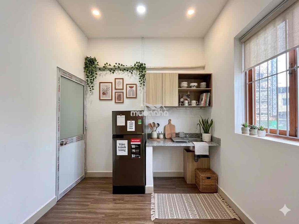 Căn hộ 1 phòng ngủ tách bếp mặt tiền đường hùng vương quận 5 thoáng - 2