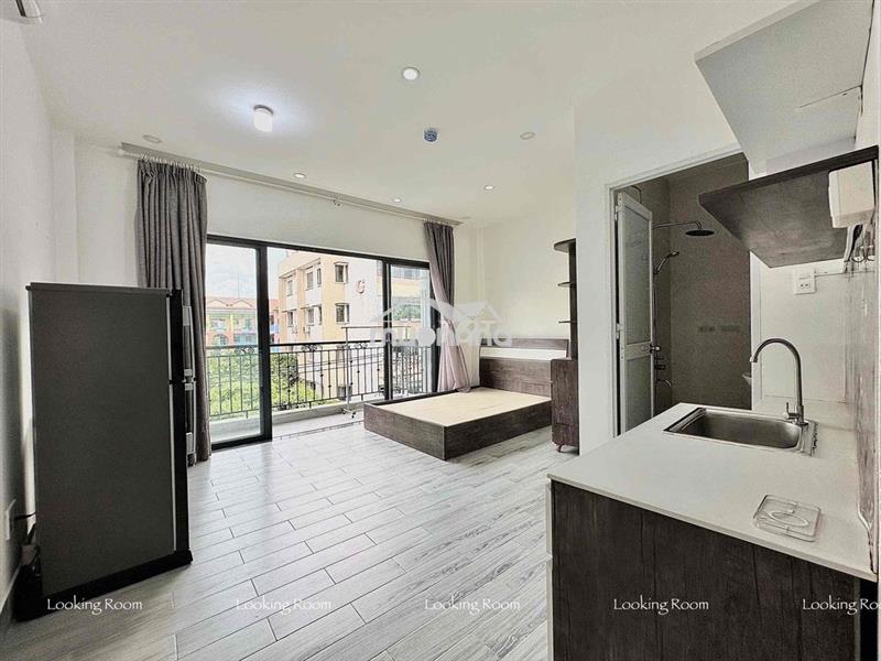 Căn hộ ban công rộng 40m2 đầy đủ nội thất ngay trung tâm tân bình