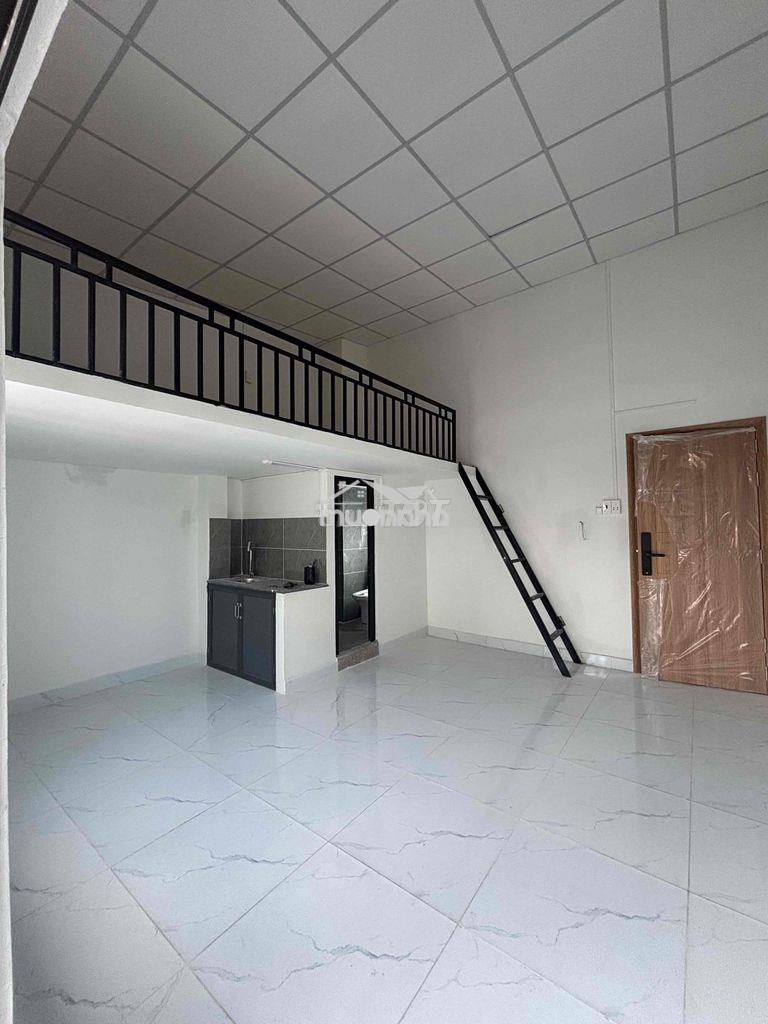 Phòng mới ban công riêng siêu rộng cửa vân tay