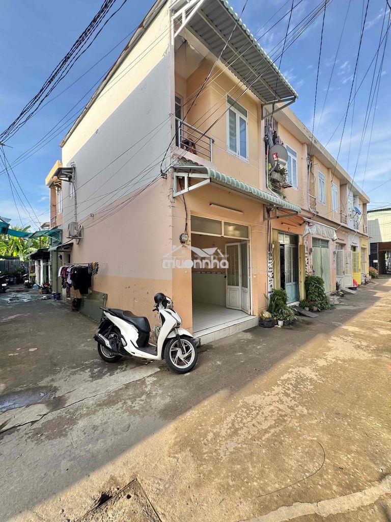 Căn góc hẻm xe hơi ngay ngã 3 long hậu đg lê văn lương nối dài