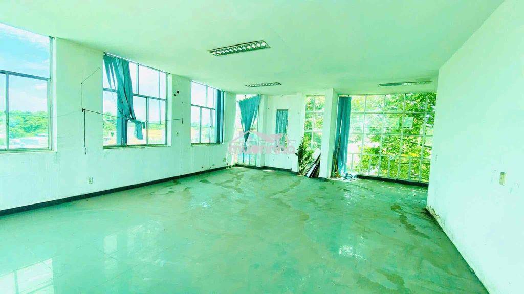 Mặt bằng lê hồng phong gần ngã 4 đối diện trường học - 3