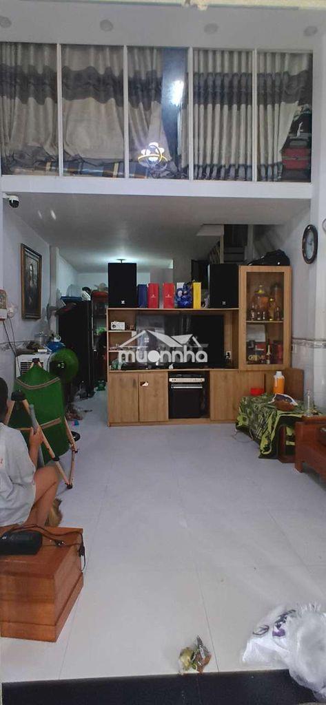 Nhà mơi, 4x10, lửng đúc, 2pn 2wc 2 máy lạnh, có sân