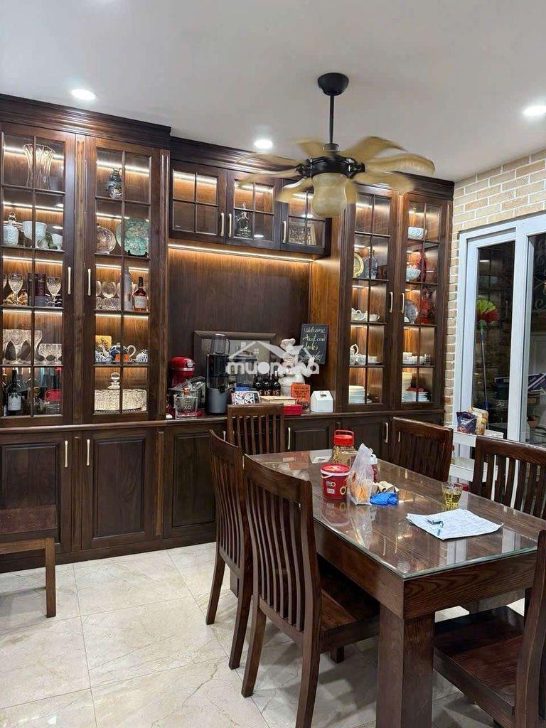 Bán căn biệt thự hẻm vip khu đuờng c1 , p13 gần nhà ga 6x16m  3 lầu st