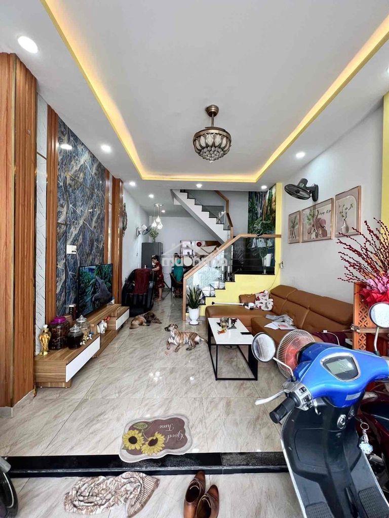 Mã lò bình tân, 4 tầng sân thượng, 4 x 10m, hẻm thông 6m.