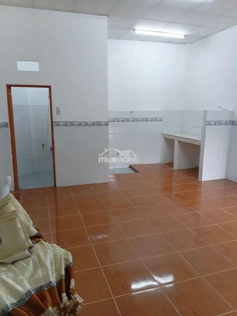 Cho thuê nhà nguyên căn - 1 trệt 1 lầu - có 2 máy lạnh - 3