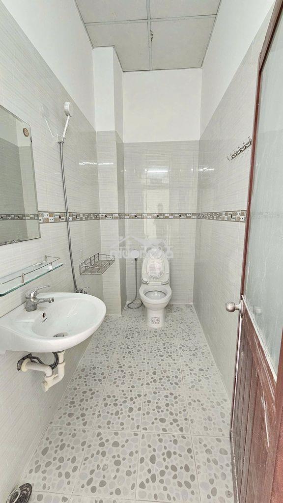 Nhà hẻm xe hơi gồm 6 phòng ngủ gần trường đại học kinh doanh - 4