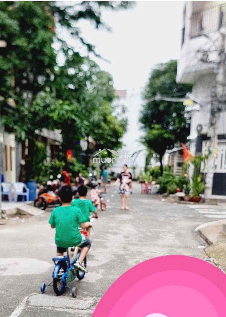 Nhà đẹp và sang, nội thất gỗ cao cấp. khu an ninh, dân trí cao. không - 2