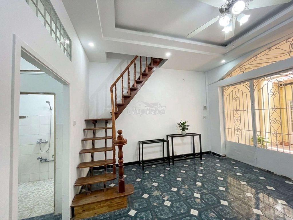 Nhà bán tân bình , 65m2 ( 4.9m*13m) chỉ 5.x tỷ , 4 phòng ngủ , hẻm 4m - 2