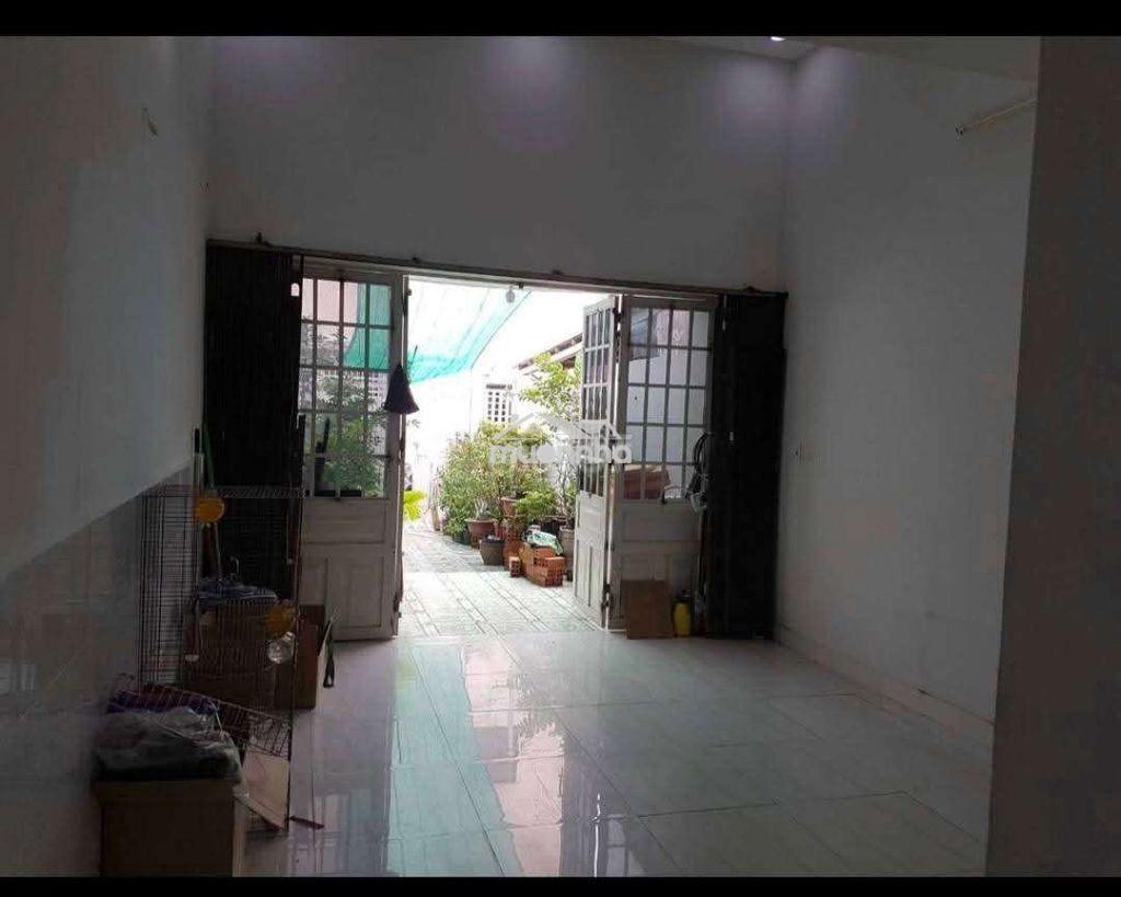 Cho thuê nhà 4 x 25m trệt lửng 2pn, 3vc có sân rộng nguyễn hữu tiến - 3