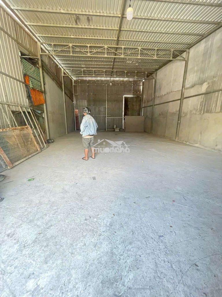 Kho xưởng 130m2 giá 7 triệu