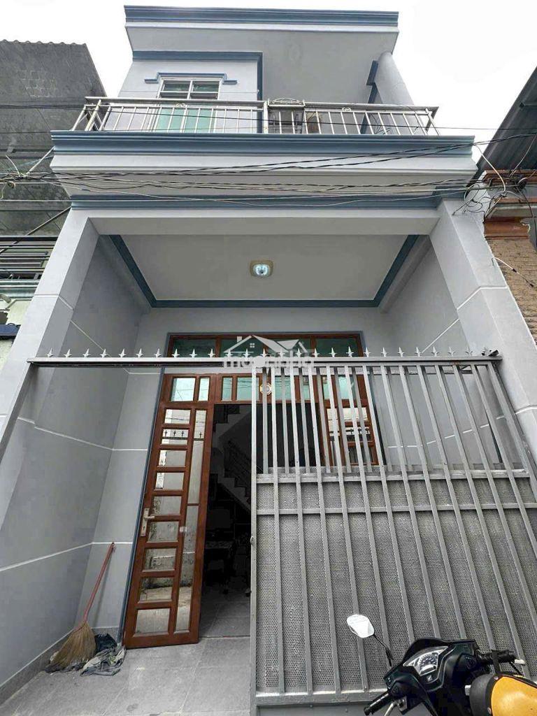 Nhà 4 p ngủ, ngay bigc dĩ an. cần 1ty sang tên.