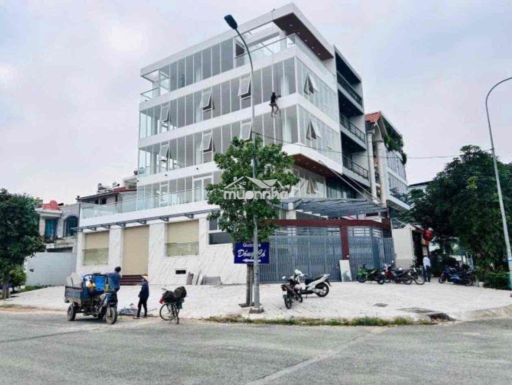Cho thuê toà building mặt tiền phó đức chính - 2