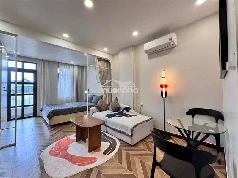Căn hộ cao cấp quận 1 - ban công, tách bếp - gần chợ bến thành