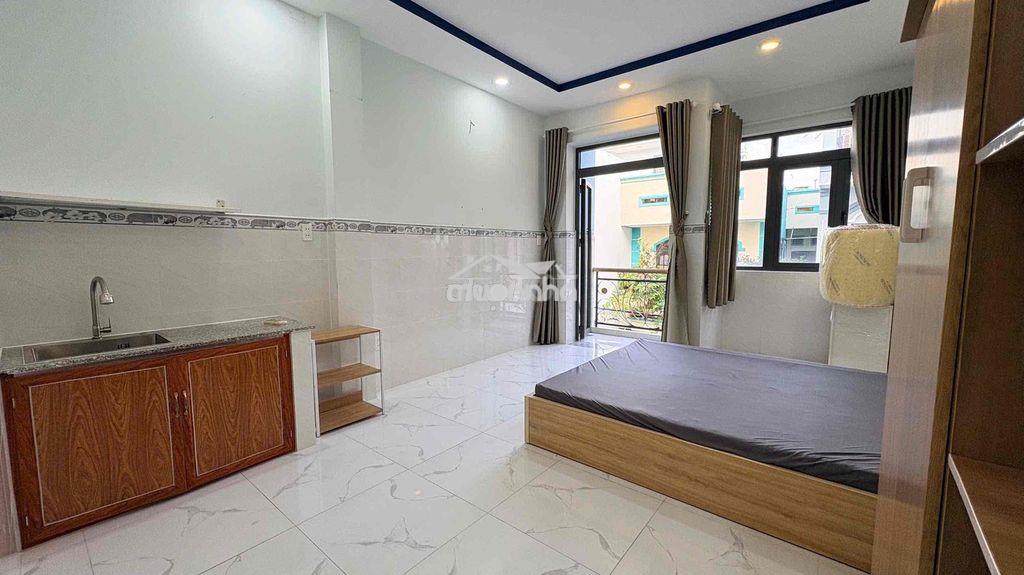 Về quê pass gấp phòng ban công 35m2 full nt ngay đoàn văn bơ giáp q1 - 2