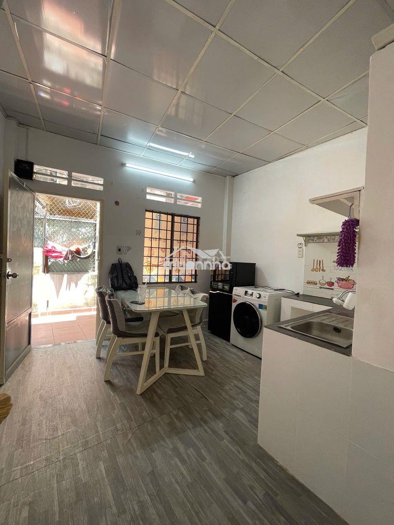 Kiot dạng nhà nguyên căn ngay học viện cán bộ - 1pn -1pk-ban công-50m2