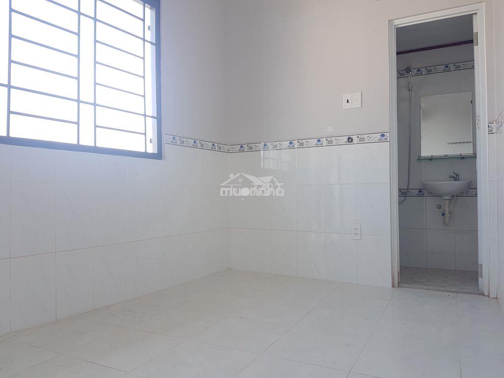 3,4tr. máy lạnh. wc riêng. gần ngã 4 hàng xanh - 3