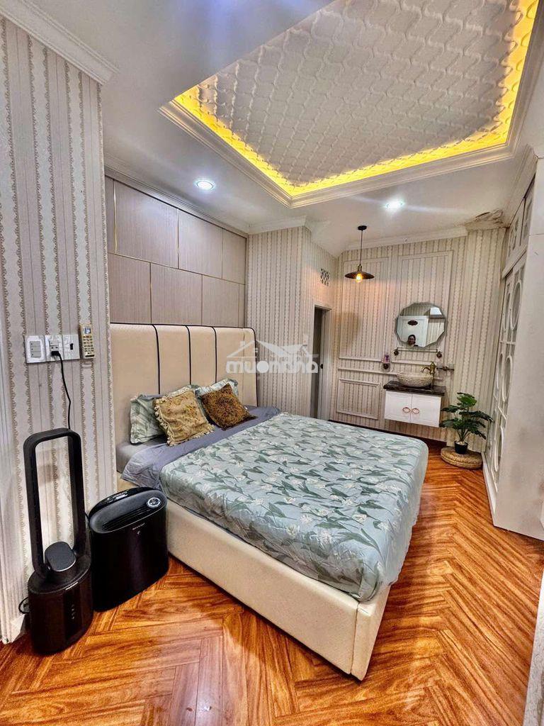 Cho thuê nhà lầu 1.,đường trần hưng đạo. phường phạm ngũ lão. quận 1