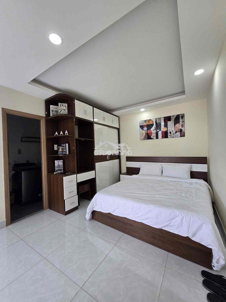 Chdv ngay quận 10, ban công, thang máy, tiện đi lại các quận - 2