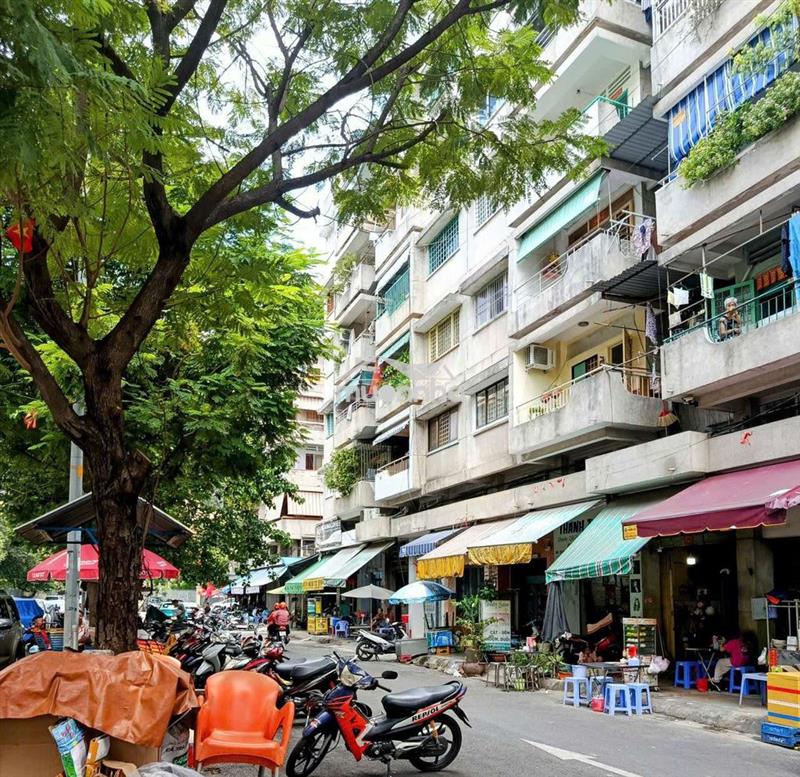 Chỉ 2.6 tỷ/ dt 59m2, 2pn, bancon view đẹp, cc xóm cải, q5, shr.