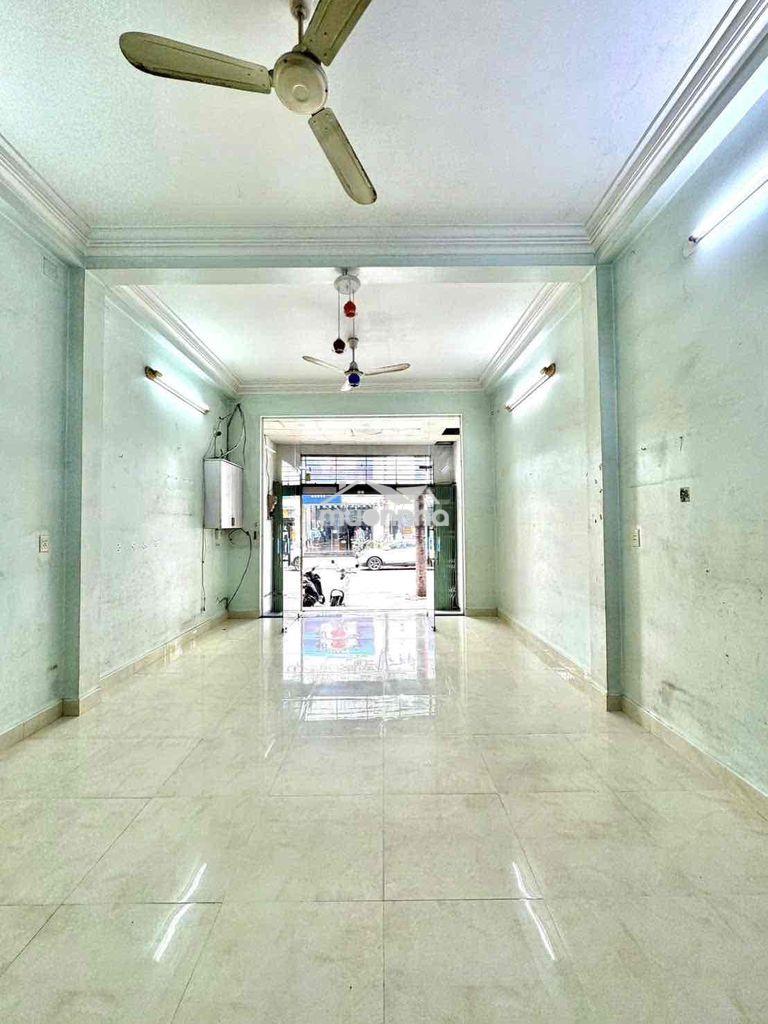 Mặt bằng yersin , gần ngã 6 , 1 hầm 1 trệt 2 lầu. có điện 3 pha - 2