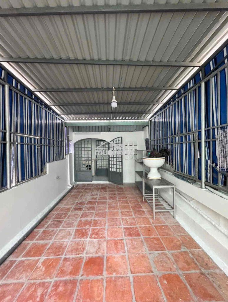 Ngay vạn kiếp - phan xích long - 3 tầng 30m2 - nhà còn mới - 4