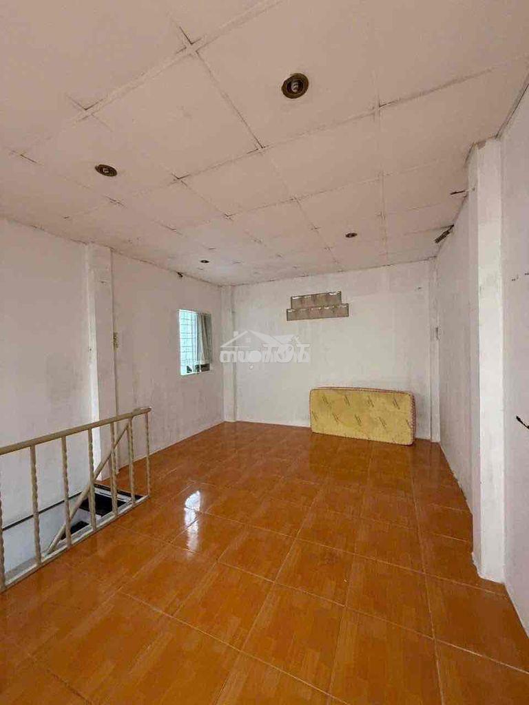 Nhà 1 trệt 1 gác suốt sử dụng 50m2 gần chợ hiệp phú- lê văn việt q.9 - 2