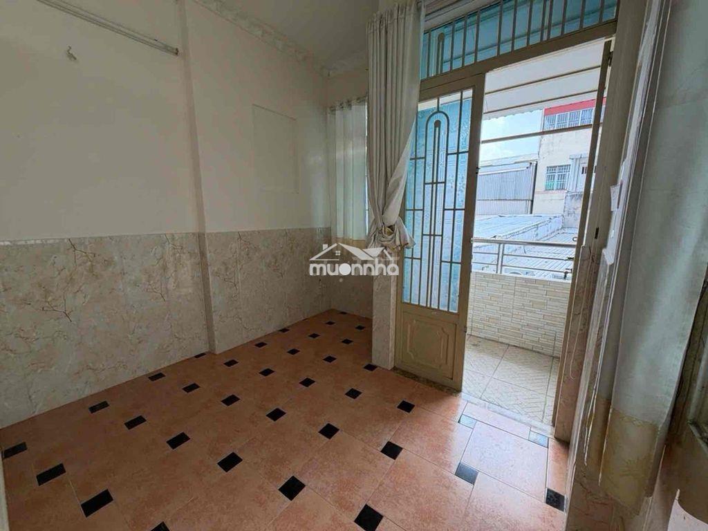Nhà bán cmt8- dt 42m - 4 pn hẻm xe hơi - 2