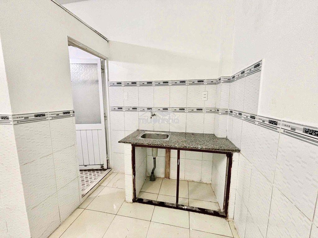 Cho thuê phòng stuido cửa sổ trời giá rẻ tân phú gần đh công thương - 3