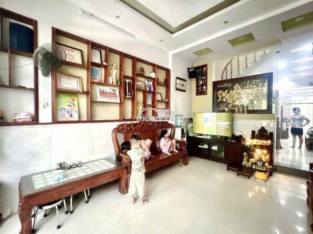Nhà 3 tầng hxh 7 chỗ sát bên cổng kđt vạn phúc - 4
