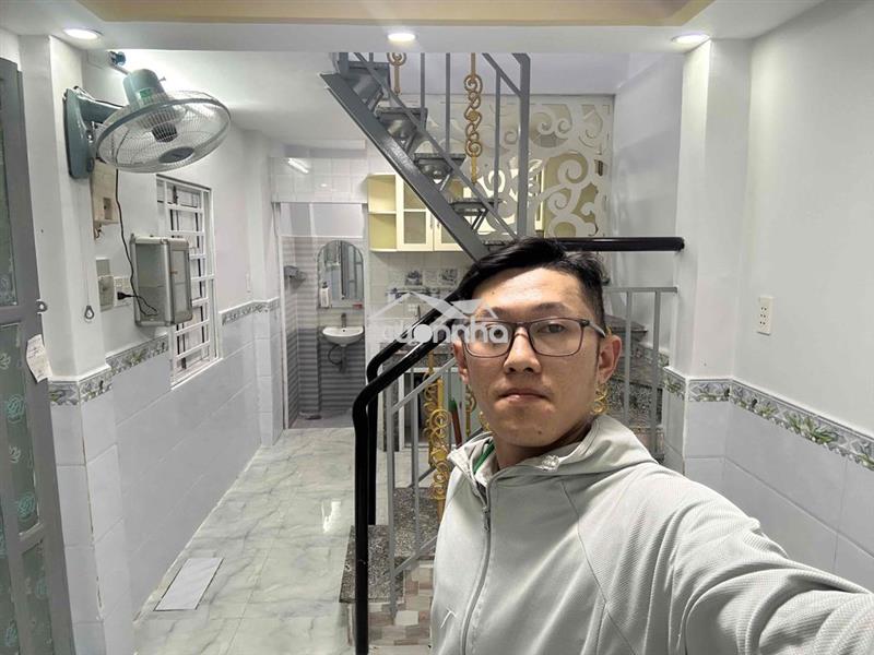 Nhà nhỏ xinh q5 trần phú 2 tầng ngang 6.8m chỉ 3.3 tỷ