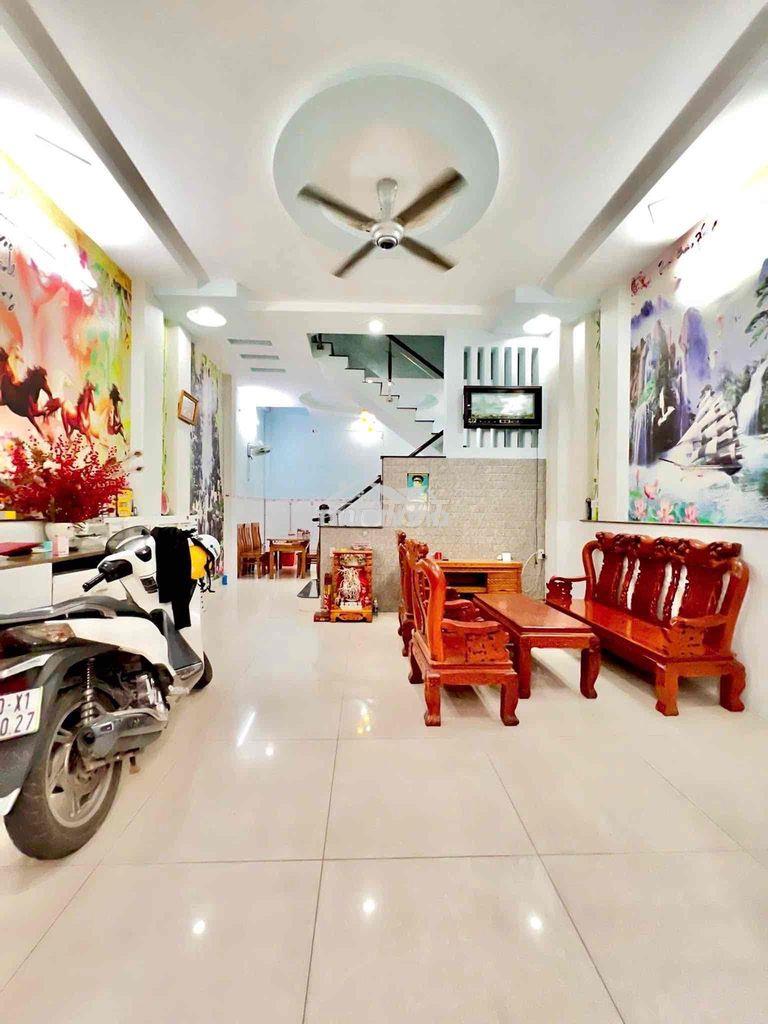 Nhà thuê, 5x12 3 lầu 4pn, có nội thất, đường chiến lược